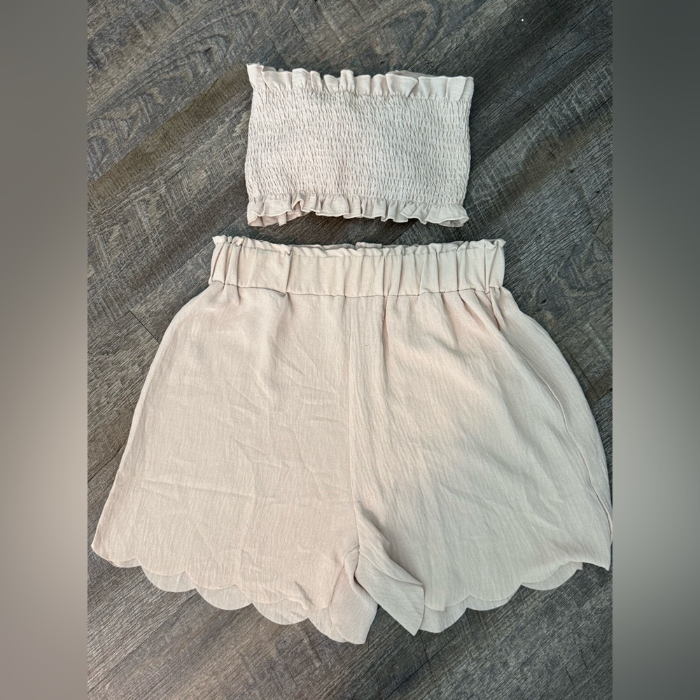 Women's Cream Matching Shorts Set - Picture 3 of 4